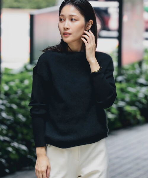 Demi-Luxe BEAMS(デミルクス ビームス)の「フラッフィ ボートネック プルオーバー(ニット/セーター・レディース・ブラック/ブラウン/グレー・FREE)」の9枚目の写真