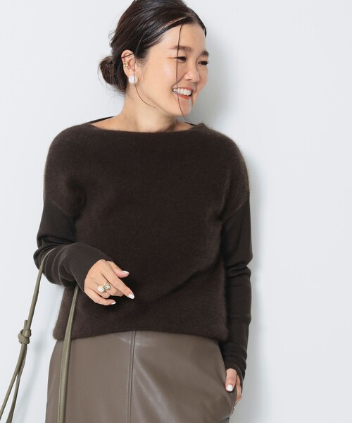 Demi-Luxe BEAMS(デミルクス ビームス)の「フラッフィ ボートネック プルオーバー(ニット/セーター・レディース・ブラック/ブラウン/グレー・FREE)」の4枚目の写真