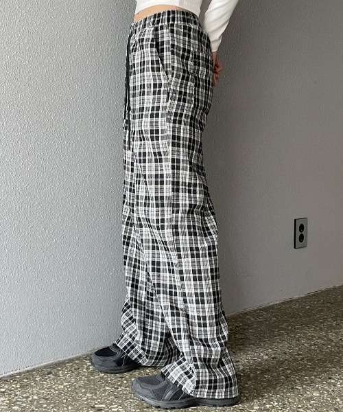 muahmuah(ムーアムーア)の「A'GEM/9 × .kom 『muah muah/ムーアムーア』 WIDE CHECK BANDING PANTS/ワイドチェックバンディングパンツ(その他パンツ・レディース・ブラック/ネイビー・M/S)」の3枚目の写真