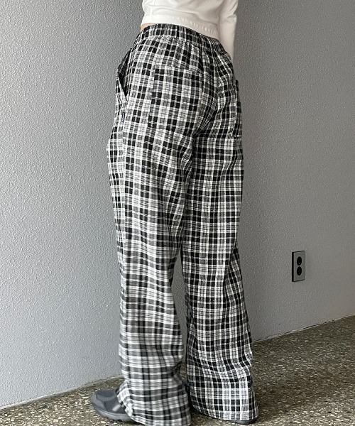 muahmuah(ムーアムーア)の「A'GEM/9 × .kom 『muah muah/ムーアムーア』 WIDE CHECK BANDING PANTS/ワイドチェックバンディングパンツ(その他パンツ・レディース・ブラック/ネイビー・M/S)」の4枚目の写真