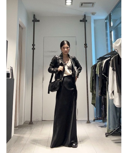 ALLSAINTS（オールセインツ）の「DALBY SLIM FIT LEATHER BIKER JACKET | DALBY スリム フィット レザー バイカー ジャケット（ライダースジャケット・レディース・ブラック・10/4/6/8/12/14）」の3枚目の写真
