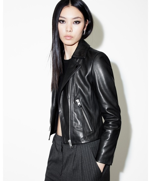 ALLSAINTS（オールセインツ）の「DALBY SLIM FIT LEATHER BIKER JACKET | DALBY スリム フィット レザー バイカー ジャケット（ライダースジャケット・レディース・ブラック・10/4/6/8/12/14）」の4枚目の写真