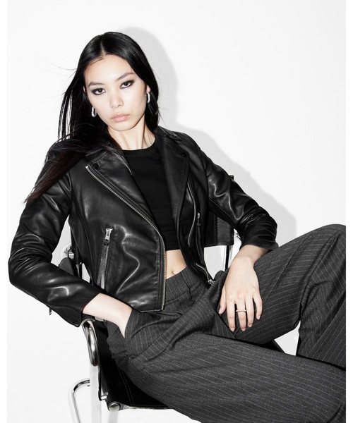 ALLSAINTS（オールセインツ）の「DALBY SLIM FIT LEATHER BIKER JACKET | DALBY スリム フィット レザー バイカー ジャケット（ライダースジャケット・レディース・ブラック・10/4/6/8/12/14）」の6枚目の写真