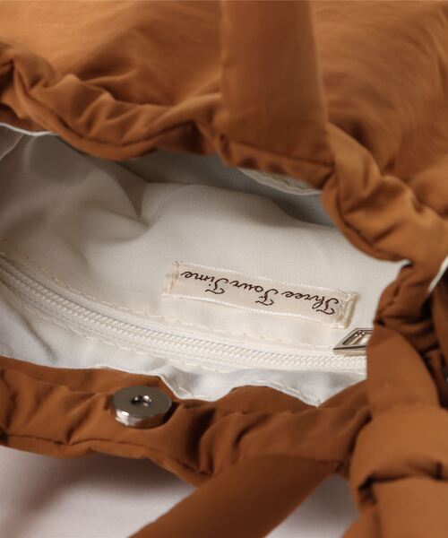 Three Four Time（ｽﾘｰﾌｫｰﾀｲﾑ）の「スライドウインナーショルダー（ショルダーバッグ・レディース・ブラック/ブラウン/グリーン・FREE）」の20枚目の写真