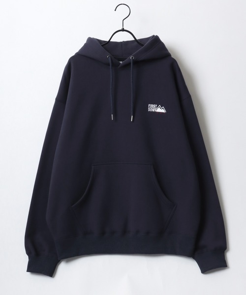 FIRST DOWN(ファーストダウン)の「FIRST DOWN/ファーストダウン LOGO HOODED SWEAT/オーバーサイズ 裏起毛 ワンポイント刺繍 スウェット パーカー フーディー/レディース メンズ(パーカー・メンズ・ブラック/グレー/ネイビー・L/XL/M)」の8枚目の写真