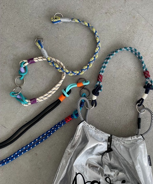 210nouve（トゥージュヌーブ）の「カラー コード ショルダー ストラップ（ショルダーバッグ・レディース・ホワイト/ブラック/イエロー/ブルー/グリーン/ピンク/ホワイト×ブラック・FREE）」の5枚目の写真