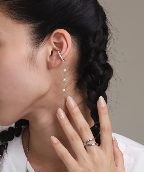 LHME（エルエイチエムイー）の「【WEB限定】“MELLOW”パールチェーンドロップイヤーカフ/サージカルステンレス（金属アレルギー対応）【LHME / エルエイチエムイー】（イヤーカフ・レディース・ゴールド/シルバー・ONE SIZE）」の9枚目の写真