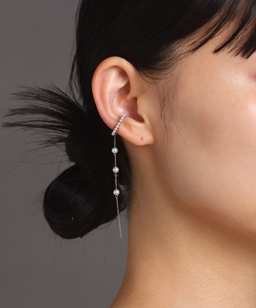 LHME（エルエイチエムイー）の「【WEB限定】“MELLOW”パールチェーンドロップイヤーカフ/サージカルステンレス（金属アレルギー対応）【LHME / エルエイチエムイー】（イヤーカフ・レディース・ゴールド/シルバー・ONE SIZE）」の6枚目の写真