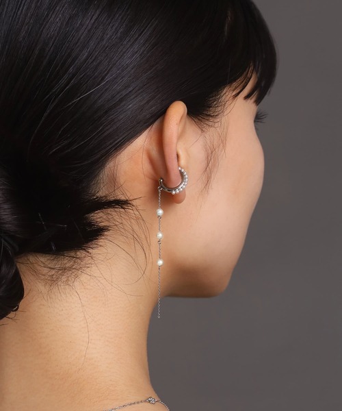 LHME（エルエイチエムイー）の「【WEB限定】“MELLOW”パールチェーンドロップイヤーカフ/サージカルステンレス（金属アレルギー対応）【LHME / エルエイチエムイー】（イヤーカフ・レディース・ゴールド/シルバー・ONE SIZE）」の5枚目の写真