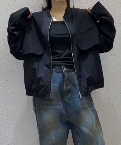 CREARE -LINO-（クレアーレリノ）の「＜ユニセックス＞ツイルレイヤード MA-1風ブルゾン/ジャケット（MA-1・レディース・ブラック/カーキ・FREE）」の13枚目の写真