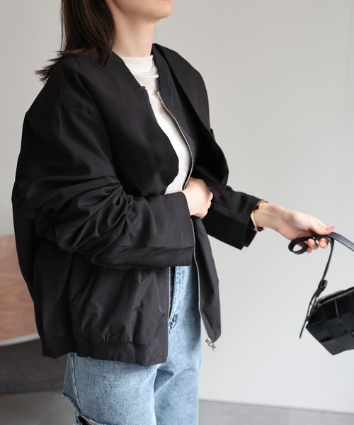 CREARE -LINO-（クレアーレリノ）の「＜ユニセックス＞ツイルレイヤード MA-1風ブルゾン/ジャケット（MA-1・レディース・ブラック/カーキ・FREE）」の17枚目の写真