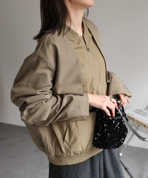 CREARE -LINO-（クレアーレリノ）の「＜ユニセックス＞ツイルレイヤード MA-1風ブルゾン/ジャケット（MA-1・レディース・ブラック/カーキ・FREE）」の12枚目の写真