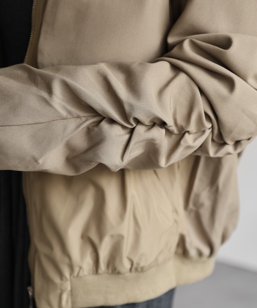 CREARE -LINO-（クレアーレリノ）の「＜ユニセックス＞ツイルレイヤード MA-1風ブルゾン/ジャケット（MA-1・レディース・ブラック/カーキ・FREE）」の11枚目の写真