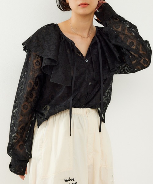 RODEO CROWNS WIDE BOWL(ロデオクラウンズワイドボウル)の「ラッフルレースボレロ(シャツ/ブラウス・レディース・オフホワイト/ブラック・FREE)」の21枚目の写真