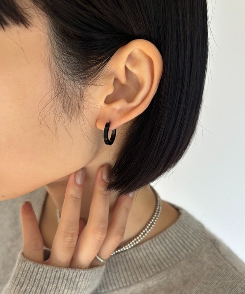 Diliraba(ディリラバ)の「【Diliraba】サージカルステンレス フープピアス バイカラー 4点セット D(ピアス(両耳用)・レディース・ブラック・FREE)」の2枚目の写真