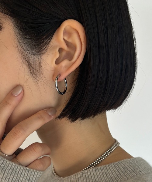 Diliraba(ディリラバ)の「【Diliraba】サージカルステンレス フープピアス バイカラー 4点セット D(ピアス(両耳用)・レディース・ブラック・FREE)」の9枚目の写真