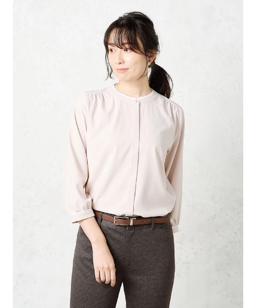 Perfect Suit FActory（パーフェクトスーツファクトリー）の「【UVカット/防しわ】パウダーストレッチ　7分袖配色ブラウス　ホワイト/グレー系/L.グレー/ベージュ（シャツ/ブラウス・レディース・グレー/オフホワイト/ベージュ/ライトグレー・M/L/S）」の4枚目の写真