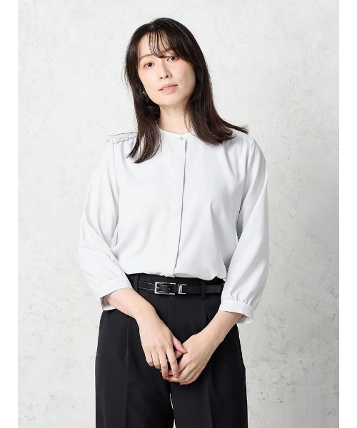Perfect Suit FActory（パーフェクトスーツファクトリー）の「【UVカット/防しわ】パウダーストレッチ　7分袖配色ブラウス　ホワイト/グレー系/L.グレー/ベージュ（シャツ/ブラウス・レディース・グレー/オフホワイト/ベージュ/ライトグレー・M/L/S）」の3枚目の写真