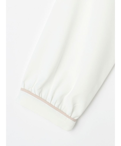 Perfect Suit FActory（パーフェクトスーツファクトリー）の「【UVカット/防しわ】パウダーストレッチ　7分袖配色ブラウス　ホワイト/グレー系/L.グレー/ベージュ（シャツ/ブラウス・レディース・グレー/オフホワイト/ベージュ/ライトグレー・M/L/S）」の21枚目の写真