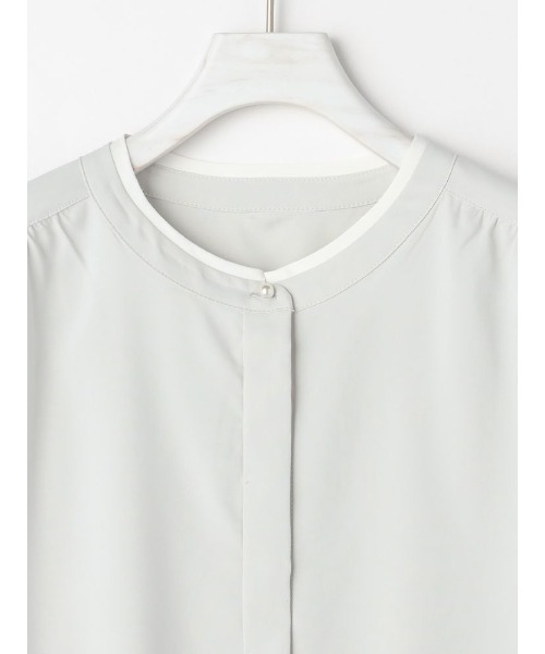 Perfect Suit FActory（パーフェクトスーツファクトリー）の「【UVカット/防しわ】パウダーストレッチ　7分袖配色ブラウス　ホワイト/グレー系/L.グレー/ベージュ（シャツ/ブラウス・レディース・グレー/オフホワイト/ベージュ/ライトグレー・M/L/S）」の12枚目の写真