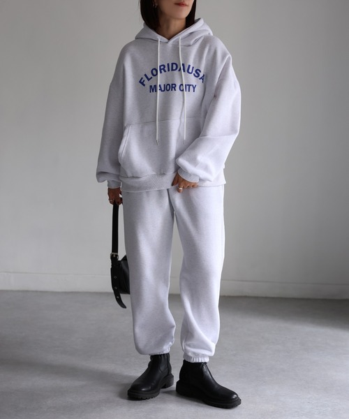 Riberry(リベリー)の「裏起毛パーカー/カレッジロゴスウェット セットアップ(セットアップ・レディース・ベージュ/ブラック/オートミール・FREE)」の19枚目の写真