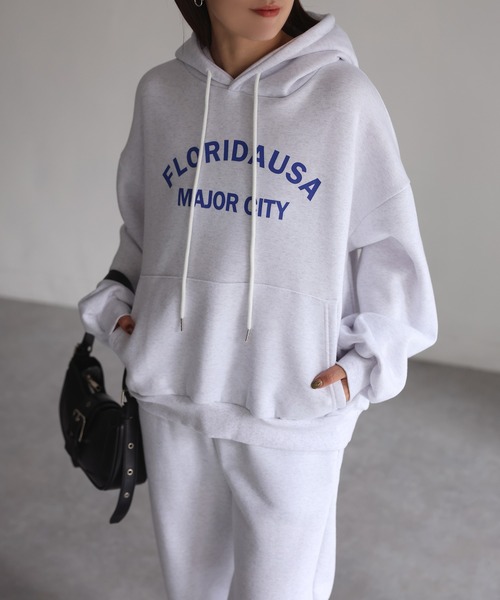 Riberry(リベリー)の「裏起毛パーカー/カレッジロゴスウェット セットアップ(セットアップ・レディース・ベージュ/ブラック/オートミール・FREE)」の22枚目の写真