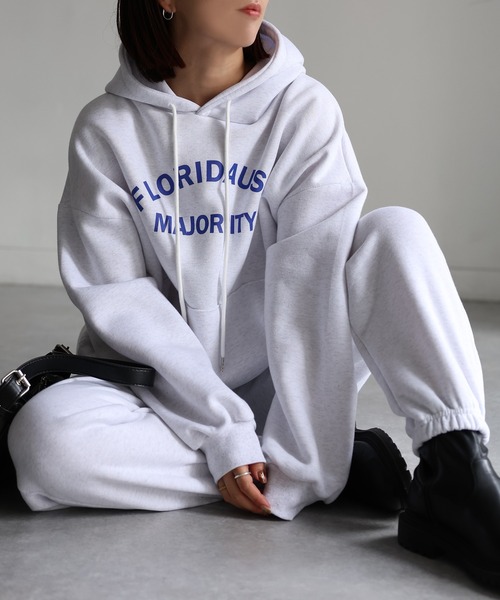 Riberry(リベリー)の「裏起毛パーカー/カレッジロゴスウェット セットアップ(セットアップ・レディース・ベージュ/ブラック/オートミール・FREE)」の8枚目の写真