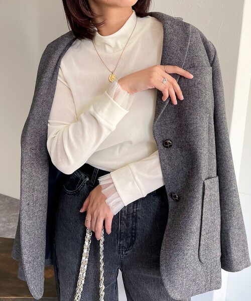 fredy emue(フレディエミュ)の「フロッキー袖チュールタートルネック(その他トップス・レディース・チャコールグレー/ブラック/ネイビー/オフホワイト・38)」の2枚目の写真