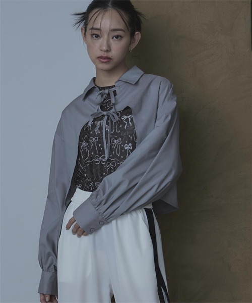 miette(ミエット)の「フロントリボンシャツボレロ(シャツ/ブラウス・レディース・ライトブルー/ブラック/オフホワイト/グレー・FREE)」の4枚目の写真