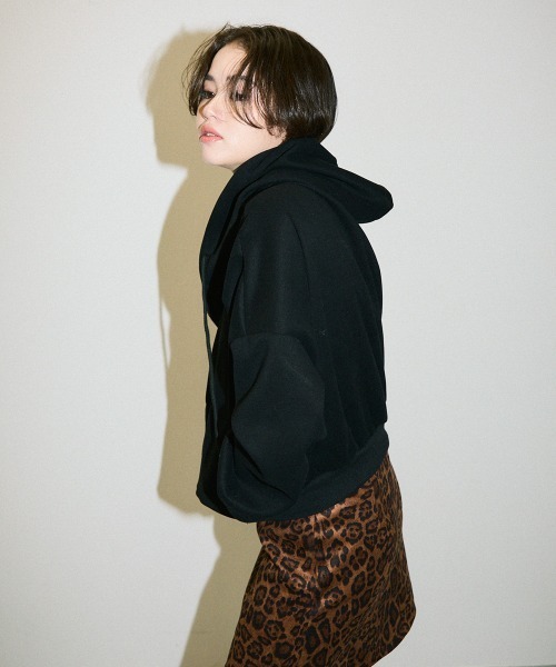 Clum（クルム）の「double zipup short hoodie / ダブルジップアップショート丈パーカー（パーカー・レディース・ブラック/グリーン/ヘザーグレー/ブルー・FREE）」の7枚目の写真