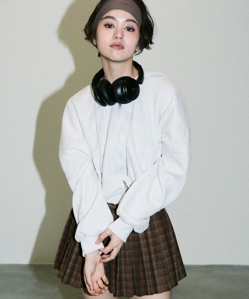 Clum（クルム）の「double zipup short hoodie / ダブルジップアップショート丈パーカー（パーカー・レディース・ブラック/グリーン/ヘザーグレー/ブルー・FREE）」の14枚目の写真