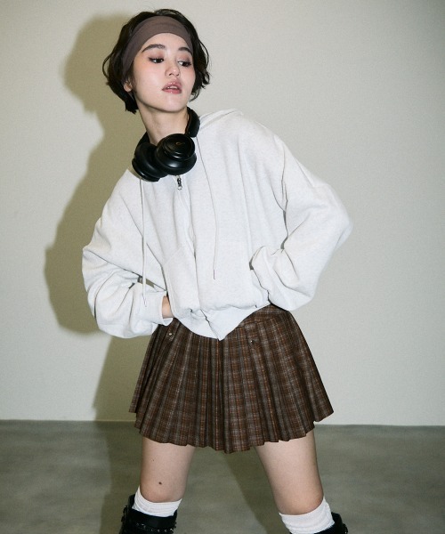 Clum（クルム）の「double zipup short hoodie / ダブルジップアップショート丈パーカー（パーカー・レディース・ブラック/グリーン/ヘザーグレー/ブルー・FREE）」の17枚目の写真