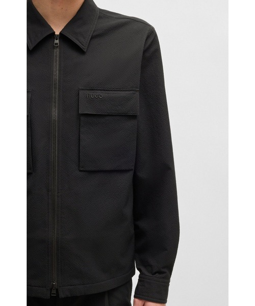 HUGO（ヒューゴ）の「オーバーサイズフィット オーバーシャツ はっ水シアサッカー（シャツ/ブラウス・メンズ・ブラック・XS/S/M/XL/L）」の3枚目の写真