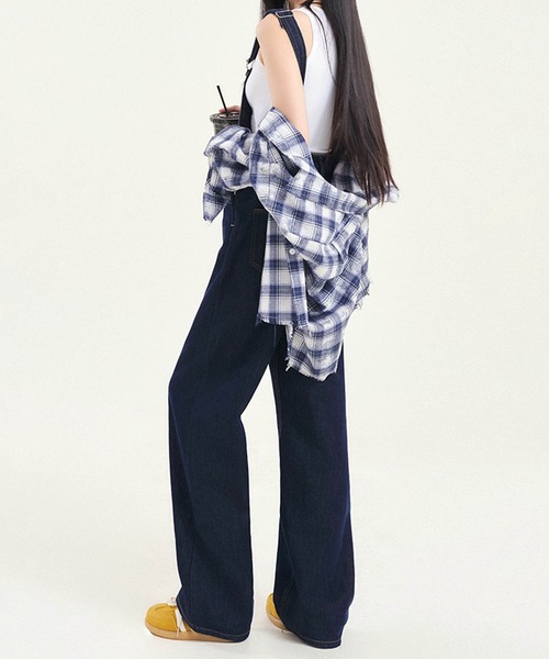 aimoha（アイモハ）の「ワイドシルエットデニムサロペット（サロペット/オーバーオール・レディース・ピンク/ブラック/ネイビー・LARGE/MEDIUM/SMALL/X-SMALL）」の8枚目の写真