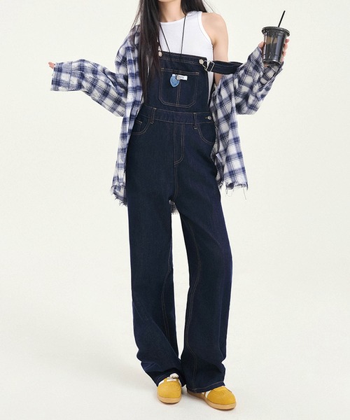 aimoha（アイモハ）の「ワイドシルエットデニムサロペット（サロペット/オーバーオール・レディース・ピンク/ブラック/ネイビー・LARGE/MEDIUM/SMALL/X-SMALL）」の10枚目の写真