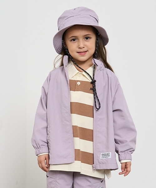 b・ROOM（ビールーム）の「【撥水加工】収納袋付きマウンテンパーカ（マウンテンパーカー・キッズ・ブルー系その他2/ラベンダー/レモンイエロー/ライトピンク/ライトカーキ/パープル/レッド/シルバーグレー/ベージュ/ブラック・110cm/140cm/130cm/120cm/100cm）」の7枚目の写真