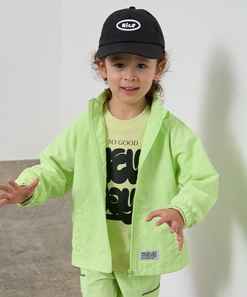 b・ROOM（ビールーム）の「【撥水加工】収納袋付きマウンテンパーカ（マウンテンパーカー・キッズ・ブルー系その他2/ラベンダー/レモンイエロー/ライトピンク/ライトカーキ/パープル/レッド/シルバーグレー/ベージュ/ブラック・110cm/140cm/130cm/120cm/100cm）」の8枚目の写真