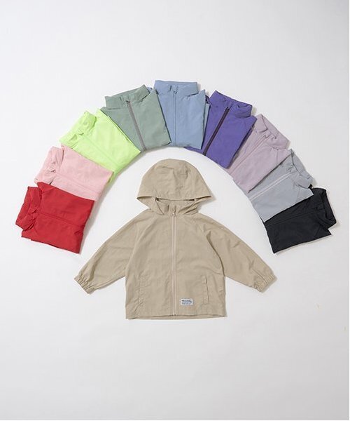 b・ROOM（ビールーム）の「【撥水加工】収納袋付きマウンテンパーカ（マウンテンパーカー・キッズ・ブルー系その他2/ラベンダー/レモンイエロー/ライトピンク/ライトカーキ/パープル/レッド/シルバーグレー/ベージュ/ブラック・110cm/140cm/130cm/120cm/100cm）」の11枚目の写真