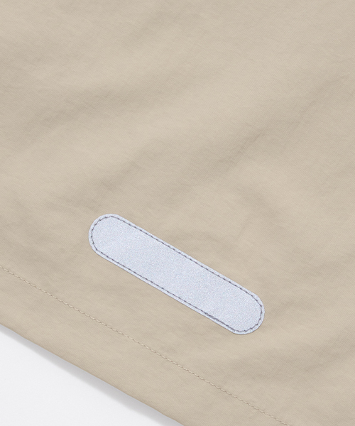 b・ROOM（ビールーム）の「【撥水加工】収納袋付きマウンテンパーカ（マウンテンパーカー・キッズ・ブルー系その他2/ラベンダー/レモンイエロー/ライトピンク/ライトカーキ/パープル/レッド/シルバーグレー/ベージュ/ブラック・110cm/140cm/130cm/120cm/100cm）」の18枚目の写真