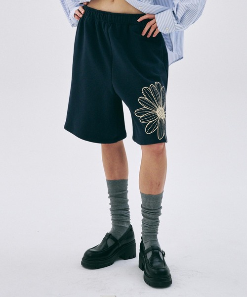 OVERSIZED SWEAT BERMUDA FLOWER（スウェットパンツ）｜Mardi