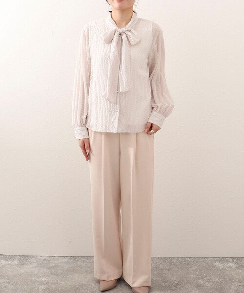 MICO COULIER(ミコクリエ)の「《オケージョン対応》ボーダージャガード楊柳リボンタイブラウス(シャツ/ブラウス・レディース・オフホワイト/グレイッシュベージュ・38)」の6枚目の写真