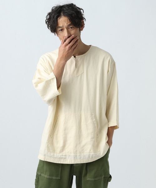 BAYFLOW(ベイフロー)の「リネンキーネック7分袖シャツプルオーバー(シャツ/ブラウス・メンズ・チャコールグレー/オフホワイト/カーキ・MEDIUM/LARGE)」の1枚目の写真