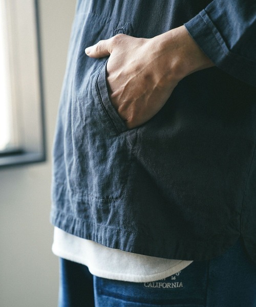 BAYFLOW(ベイフロー)の「リネンキーネック7分袖シャツプルオーバー(シャツ/ブラウス・メンズ・チャコールグレー/オフホワイト/カーキ・MEDIUM/LARGE)」の21枚目の写真