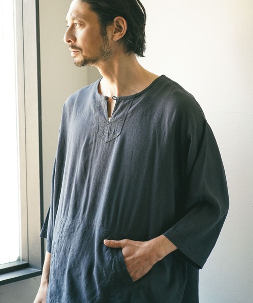 BAYFLOW(ベイフロー)の「リネンキーネック7分袖シャツプルオーバー(シャツ/ブラウス・メンズ・チャコールグレー/オフホワイト/カーキ・MEDIUM/LARGE)」の20枚目の写真