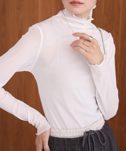 Bab（バブ）の「シアーハイネックメロートップス（Tシャツ/カットソー・レディース・ホワイト系その他/ライトブルー/オフホワイト/チャコールグレー・FREE）」の2枚目の写真