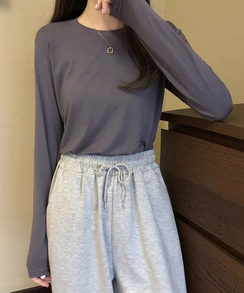 aimoha(アイモハ)の「シンプル無地長袖カットソー(Tシャツ/カットソー・レディース・ダークグリーン/ダークグレー/ホワイト/ブラック/ベージュ/ピンク・FREE)」の4枚目の写真