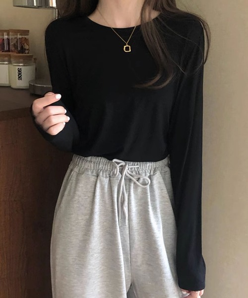 aimoha(アイモハ)の「シンプル無地長袖カットソー(Tシャツ/カットソー・レディース・ダークグリーン/ダークグレー/ホワイト/ブラック/ベージュ/ピンク・FREE)」の15枚目の写真