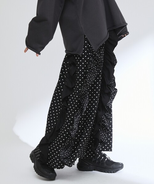 Firsthand(ファーストハンド)の「Firsthand/ファーストハンド イージー プリントフリルギャザーマキシスカート / 柄切り替えデザイン(スカート・レディース・ドット/ブラック/その他・FREE)」の19枚目の写真