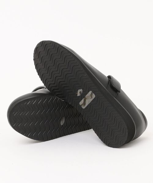 UnReef(アンリーフ)の「甲ストラップウェッジパンプス(パンプス・レディース・ブラック・22.5cm/23.5cm/24.5cm/23.0cm/24.0cm)」の3枚目の写真