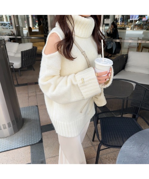 Ogue.（オグ）の「[ Ogue. ] インナー付き / turtleneck fluffy azato knit （タートルネックあざとニット）（ニット/セーター・レディース・ホワイト/ベビーピンク・FREE）」の3枚目の写真